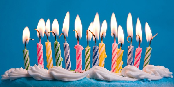 Bougies de gâteau pour voeux d'anniversaire